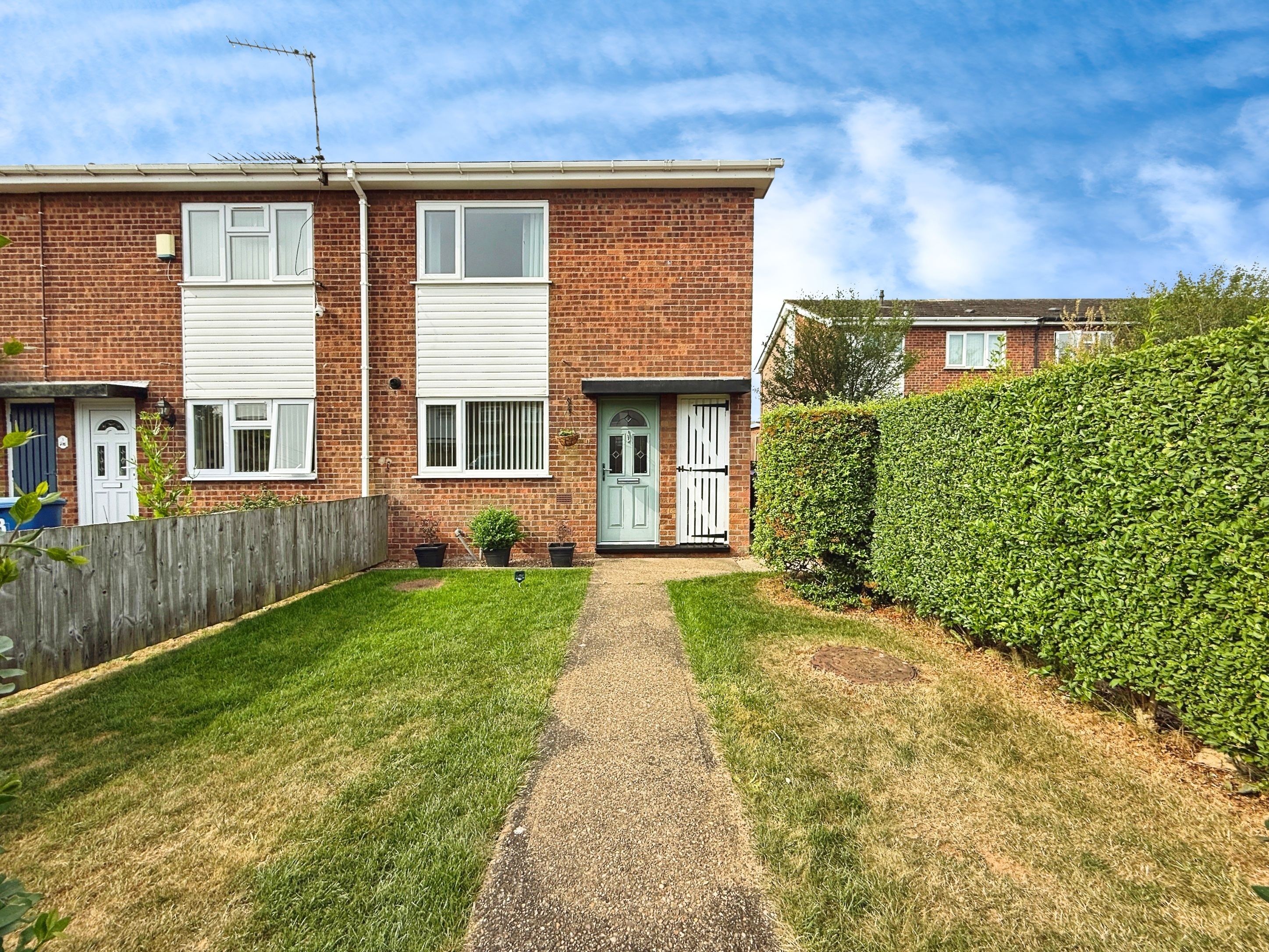 2 bedroom Terraced House Under Offer