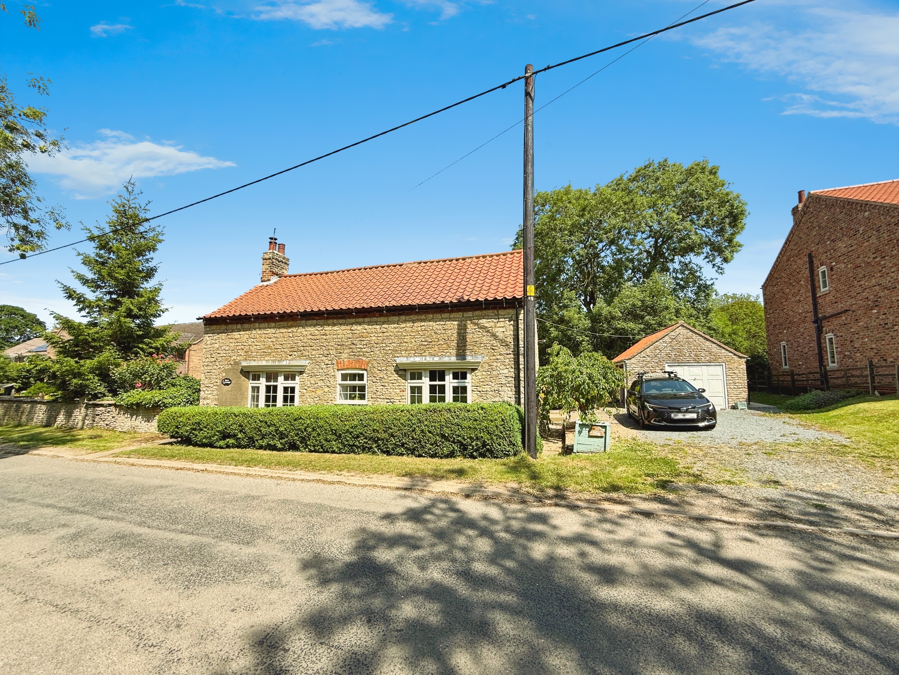 2 bedroom Cottage Under Offer