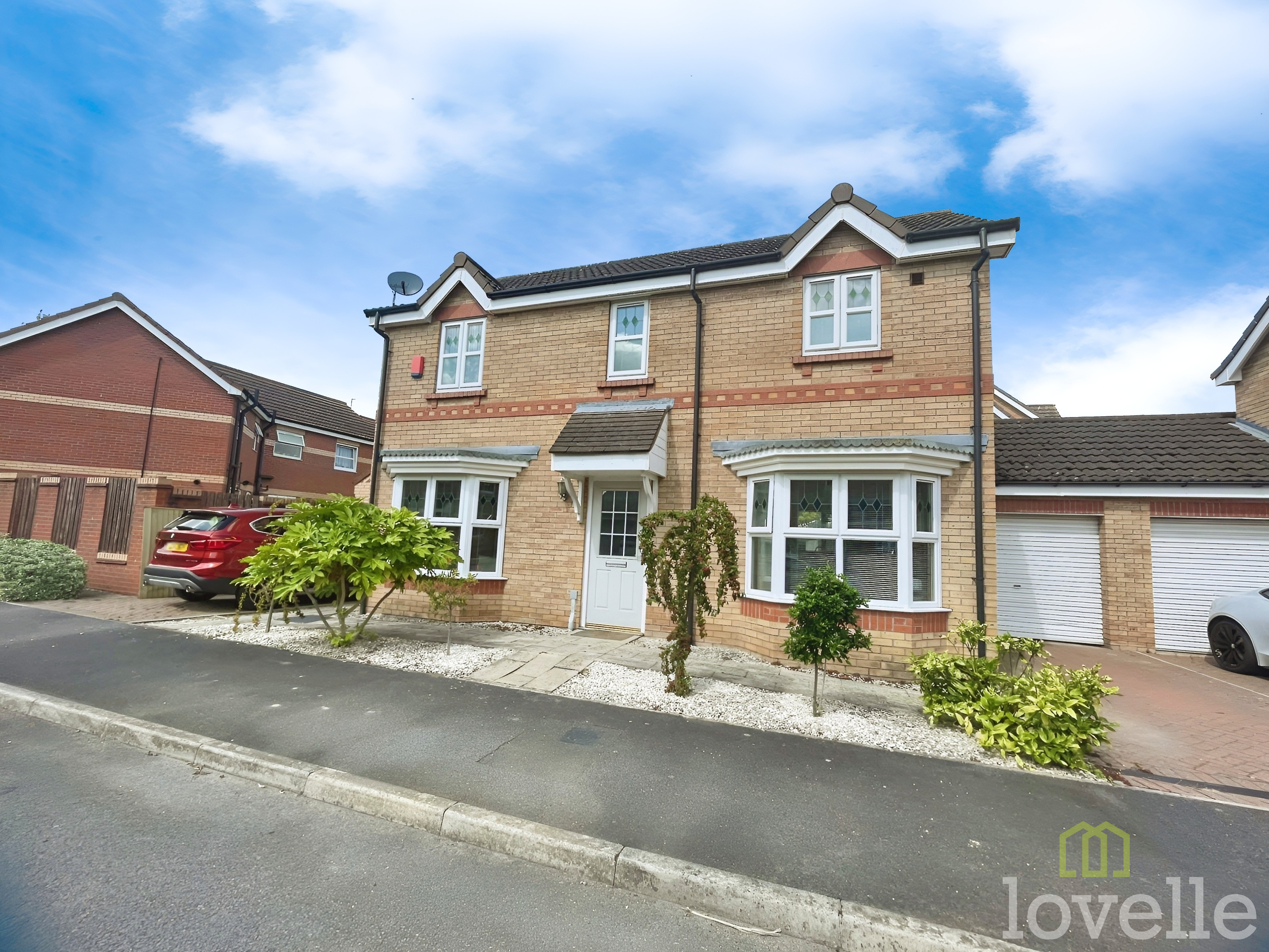 3 bedroom Detached house For Sale