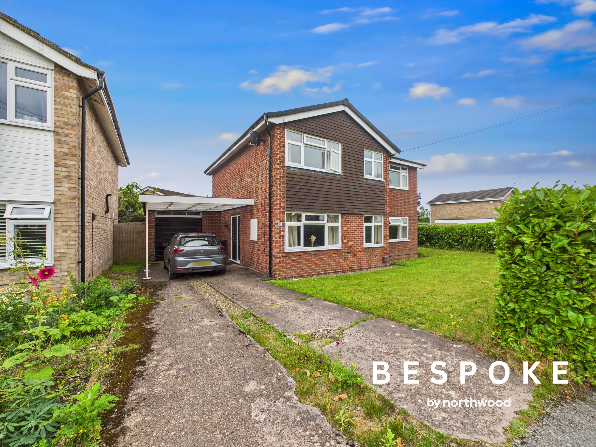 5 bedroom Detached house Under Offer