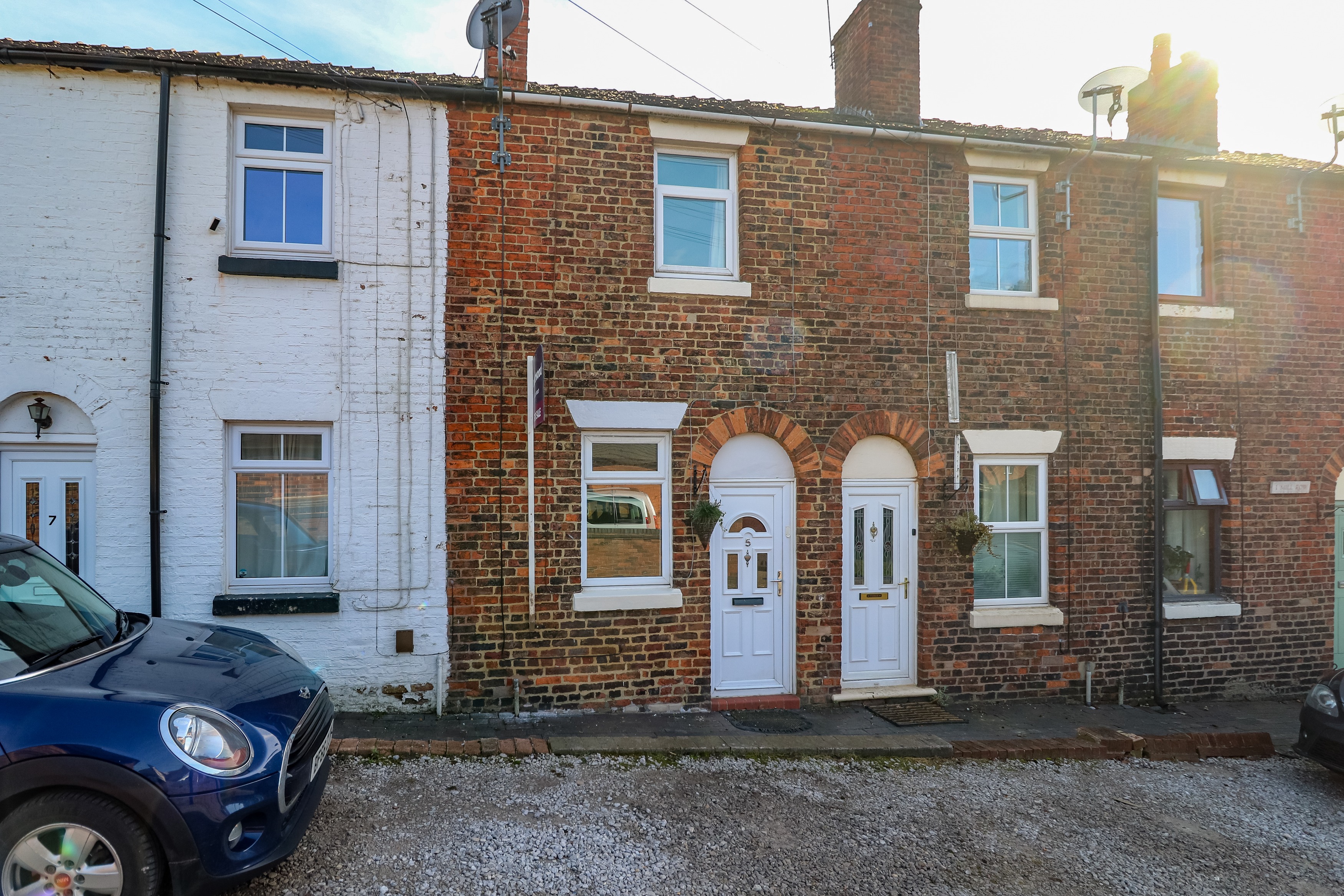 2 bedroom Terraced House Under Offer