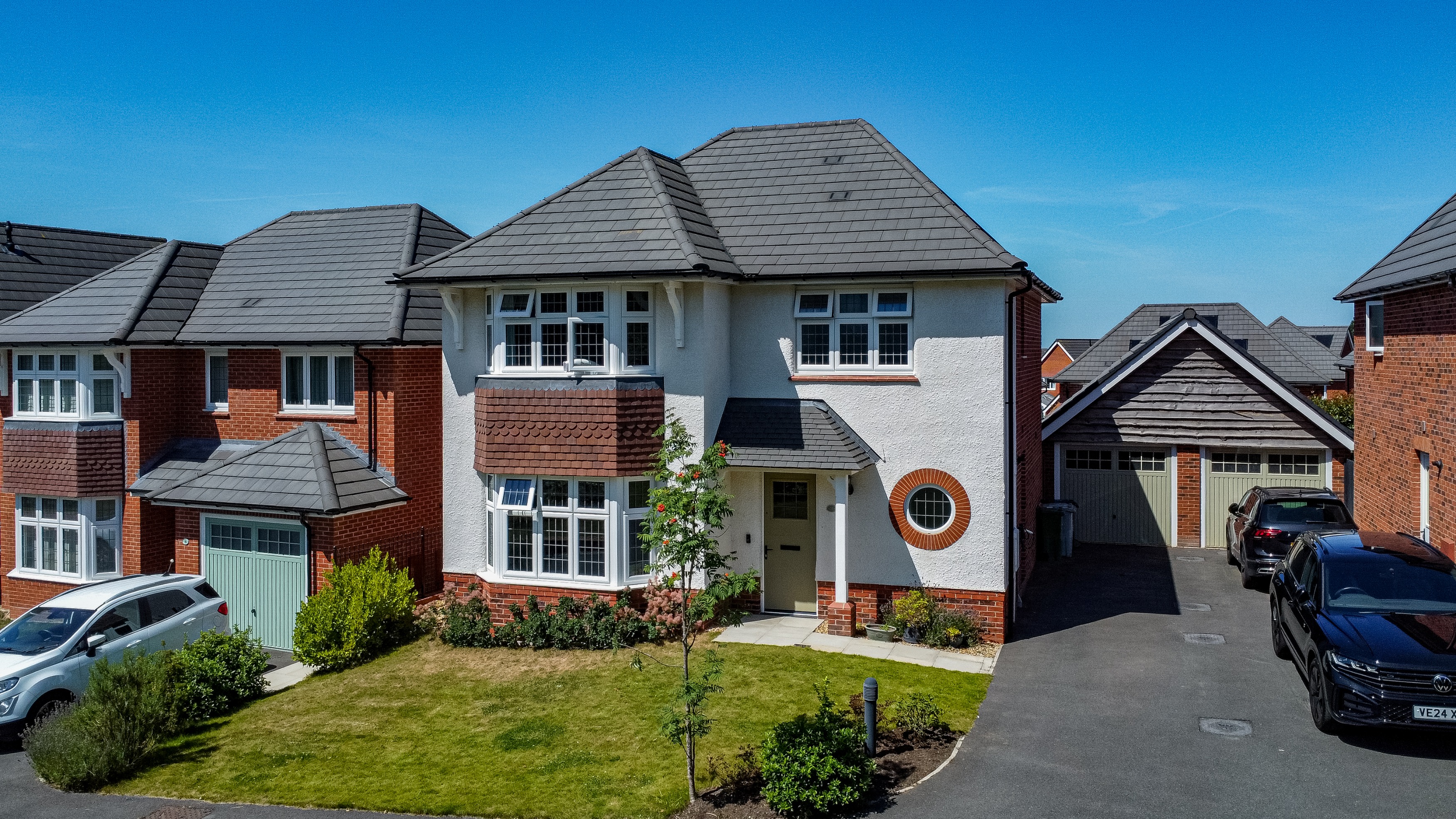 3 bedroom Detached house Under Offer