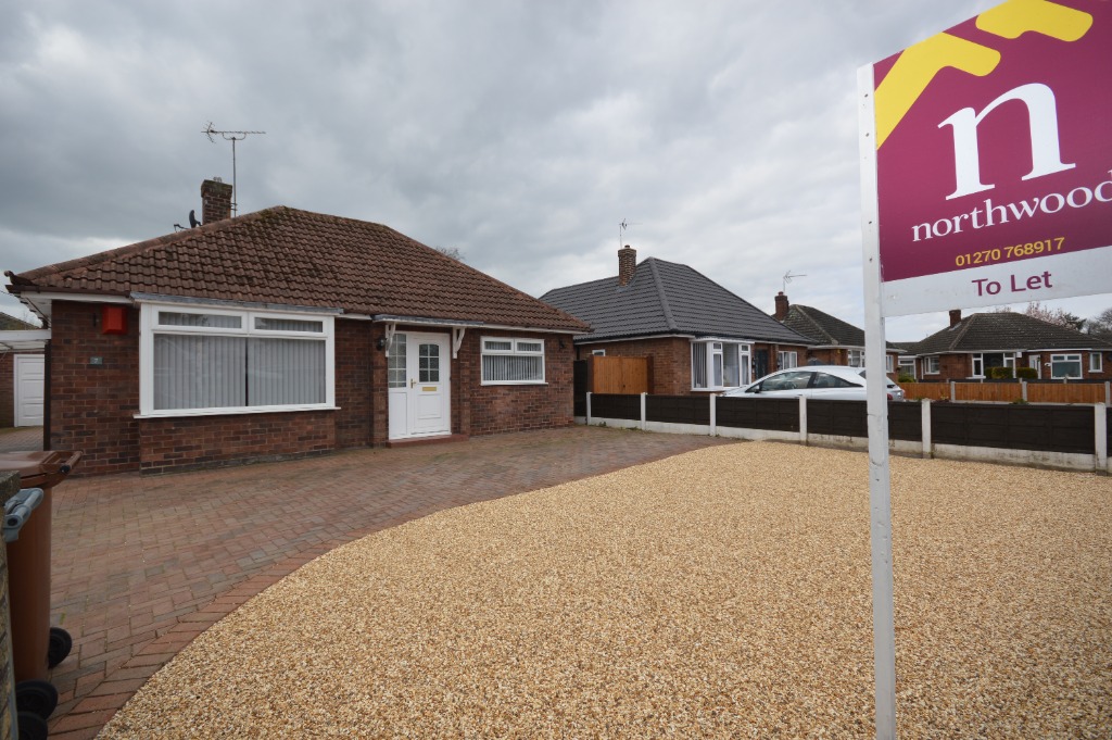 2 bedroom Detached bungalow To Let