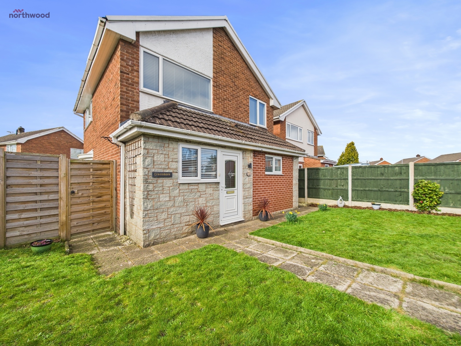 3 bedroom Detached house Under Offer