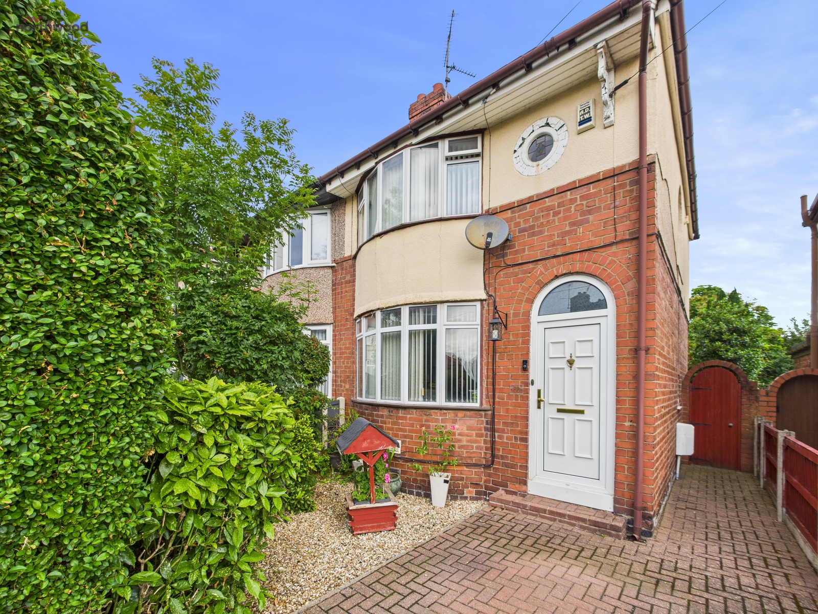 2 bedroom Semi-detached house For Sale