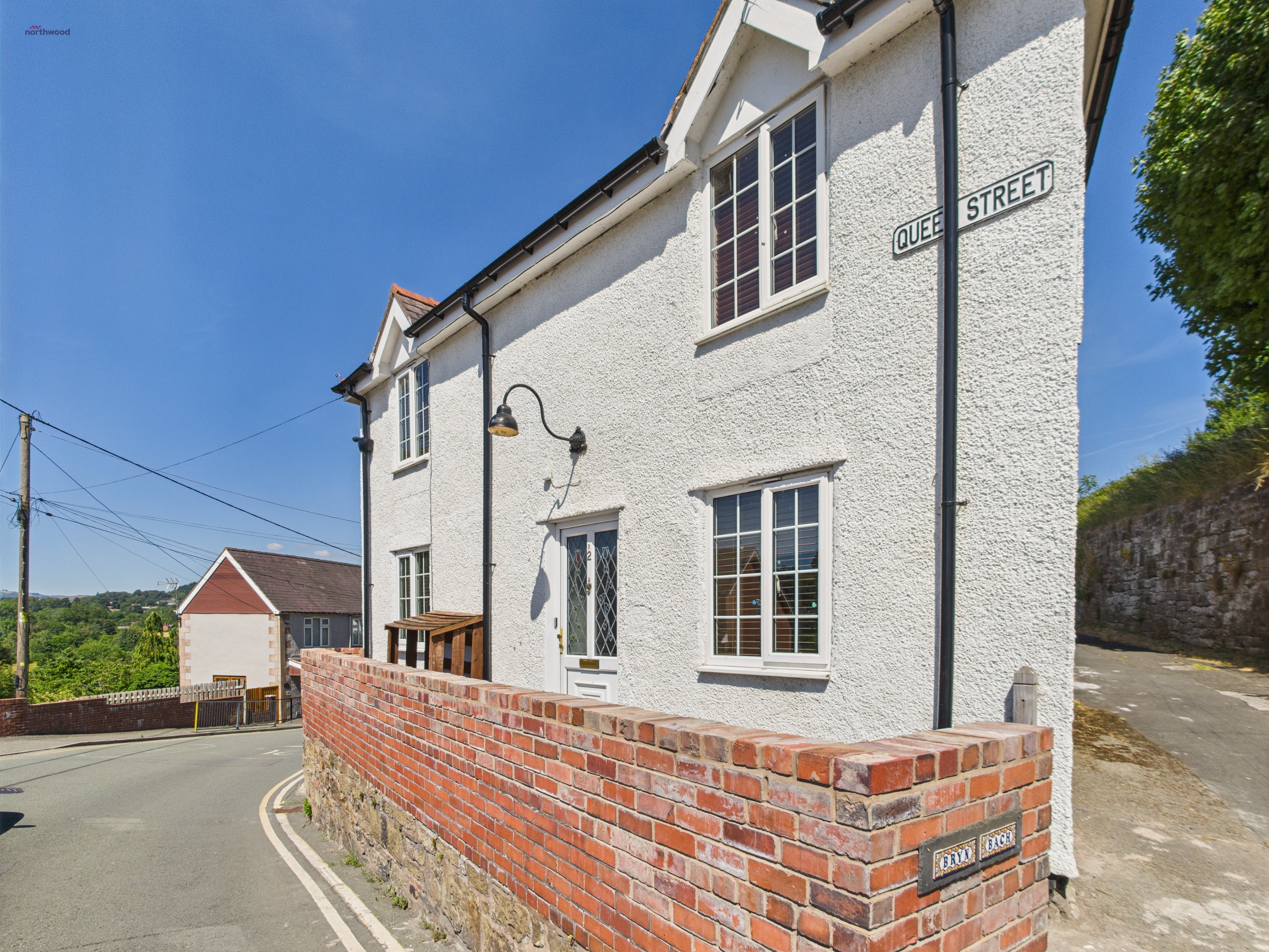 3 bedroom Detached house Under Offer