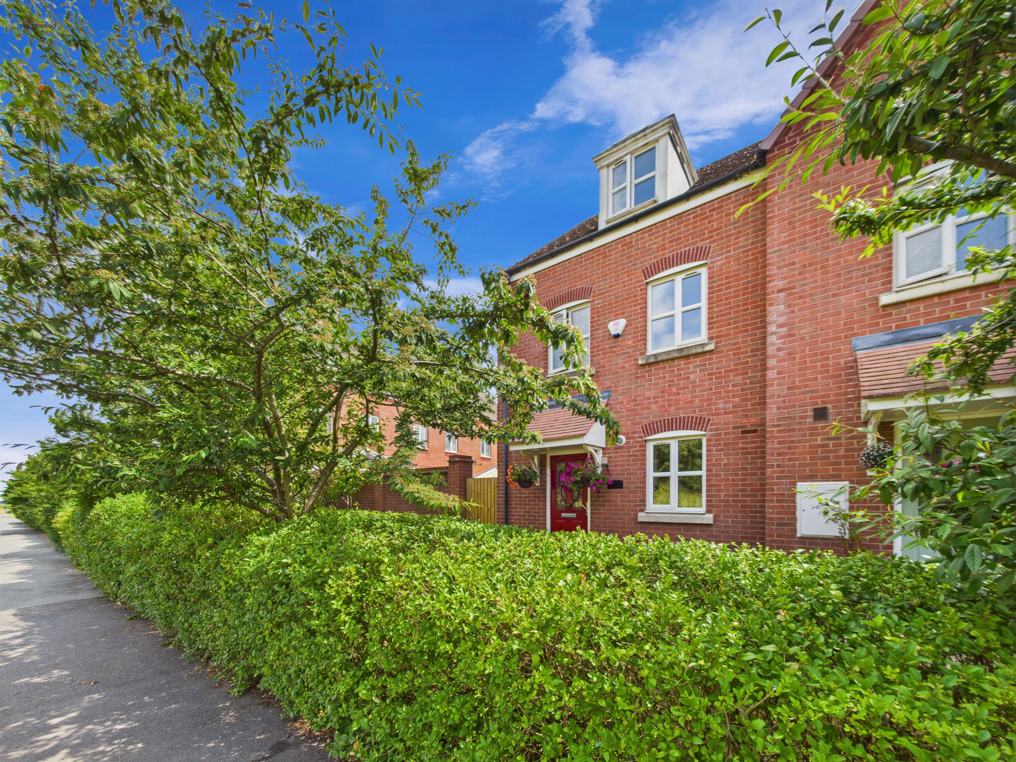 3 bedroom Terraced House Under Offer