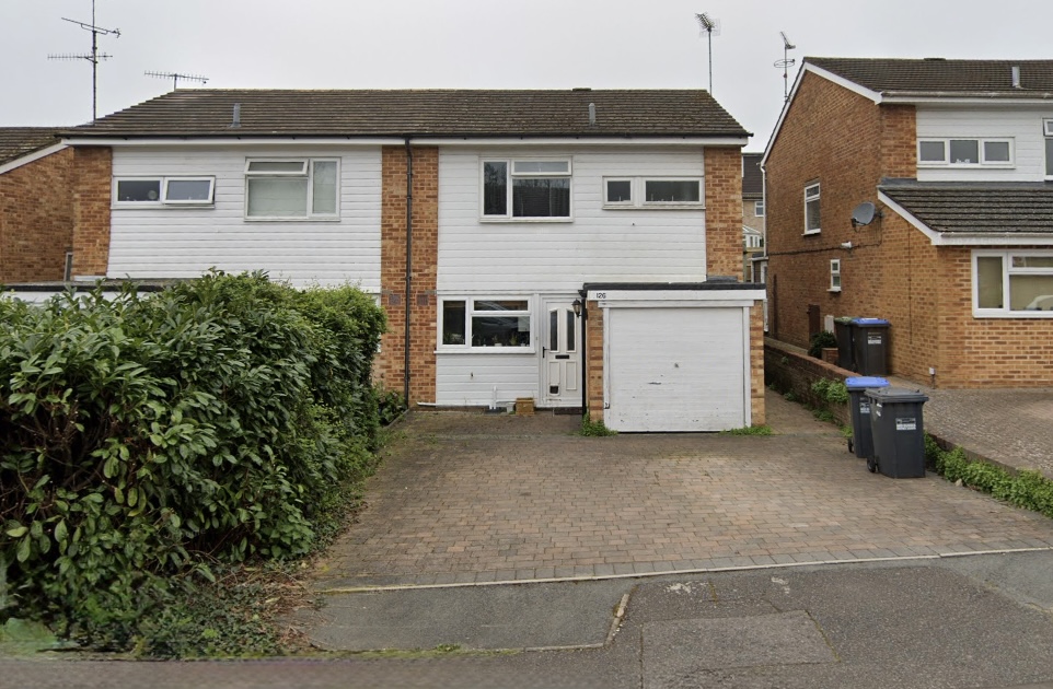 3 bedroom Semi-detached house To Let
