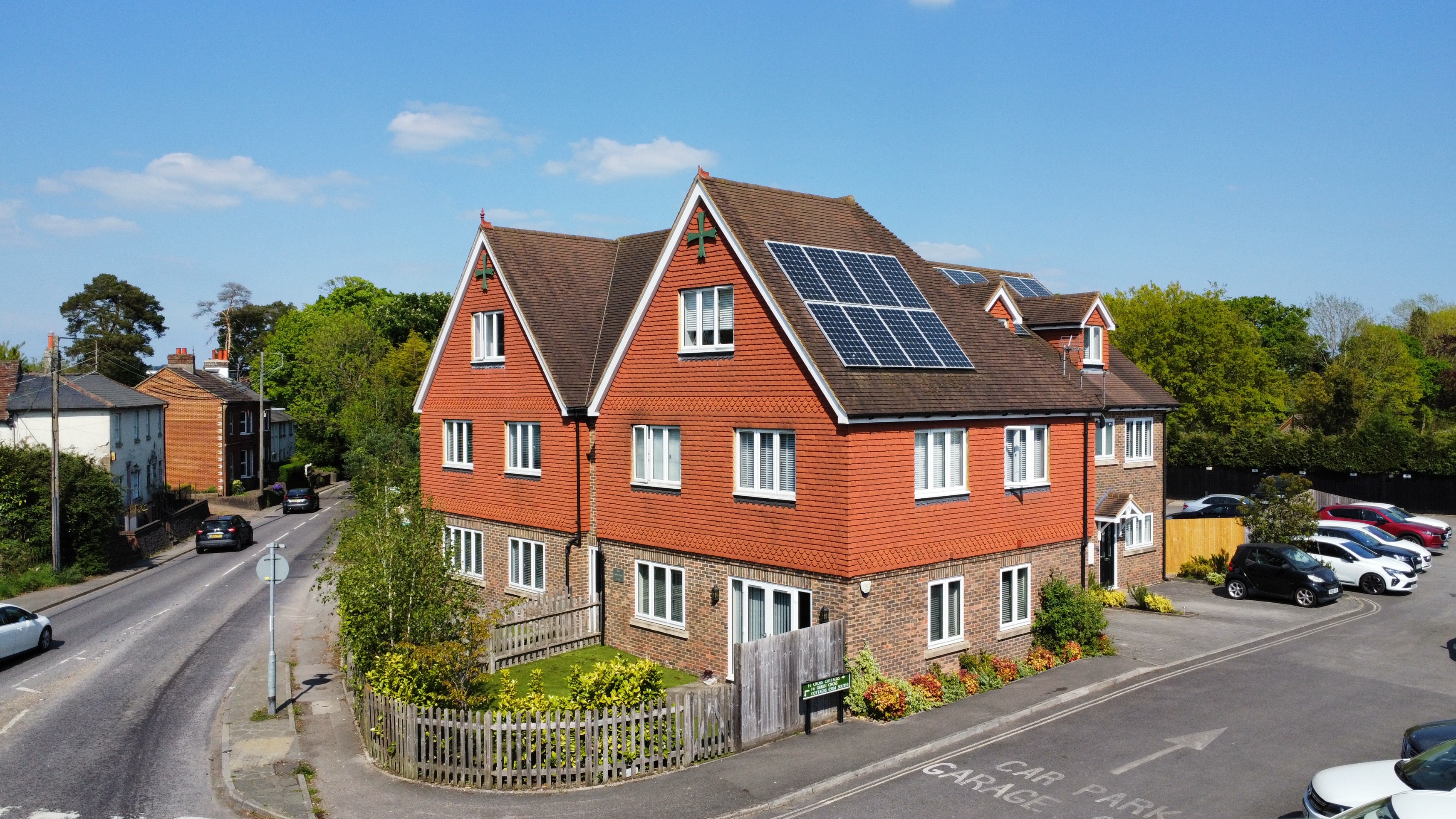 2 bedroom Flat For Sale
