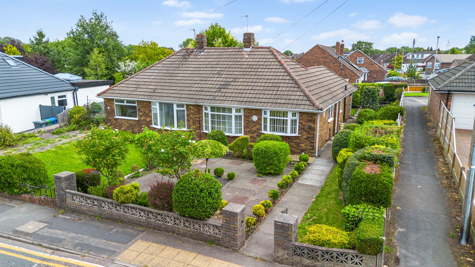 2 bedroom Detached bungalow Under Offer