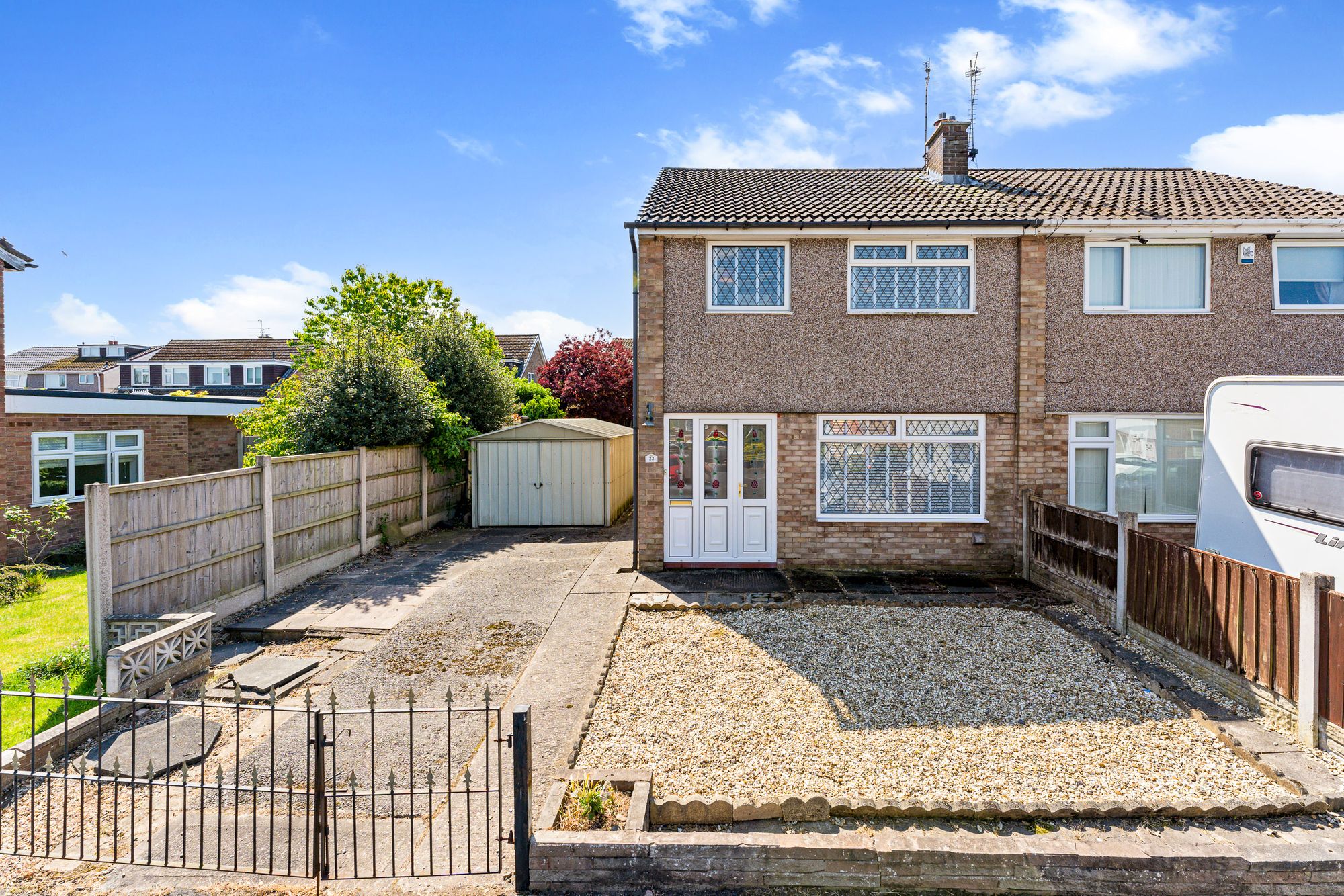 3 bedroom Semi-detached house For Sale