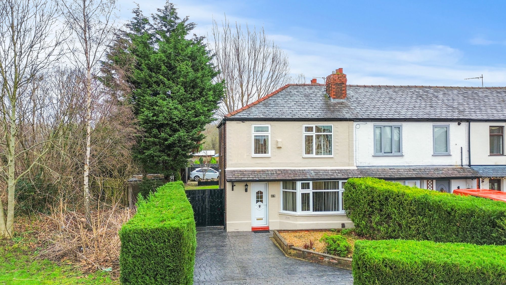 3 bedroom End of terrace house Under Offer