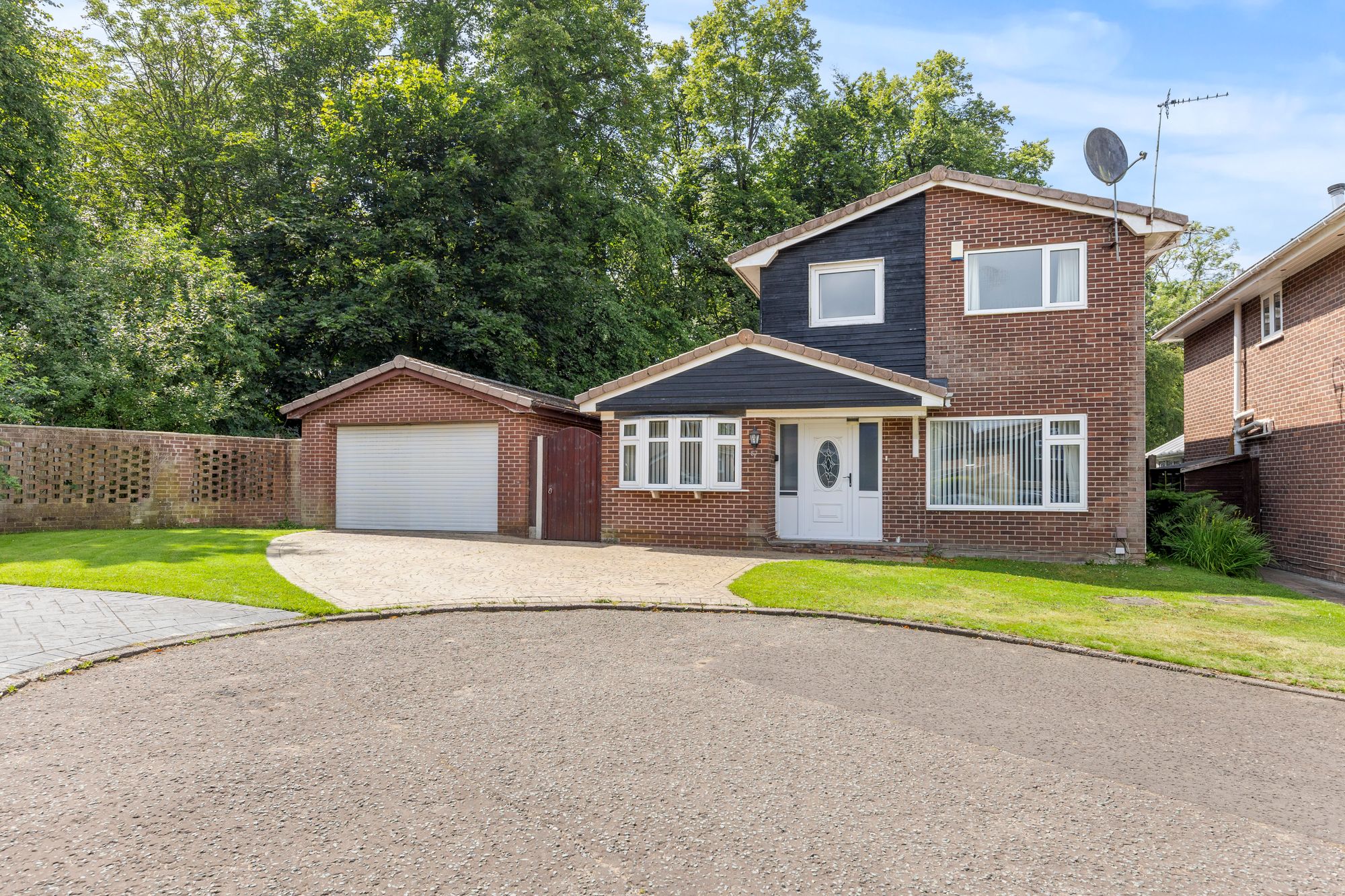 4 bedroom Detached house Under Offer