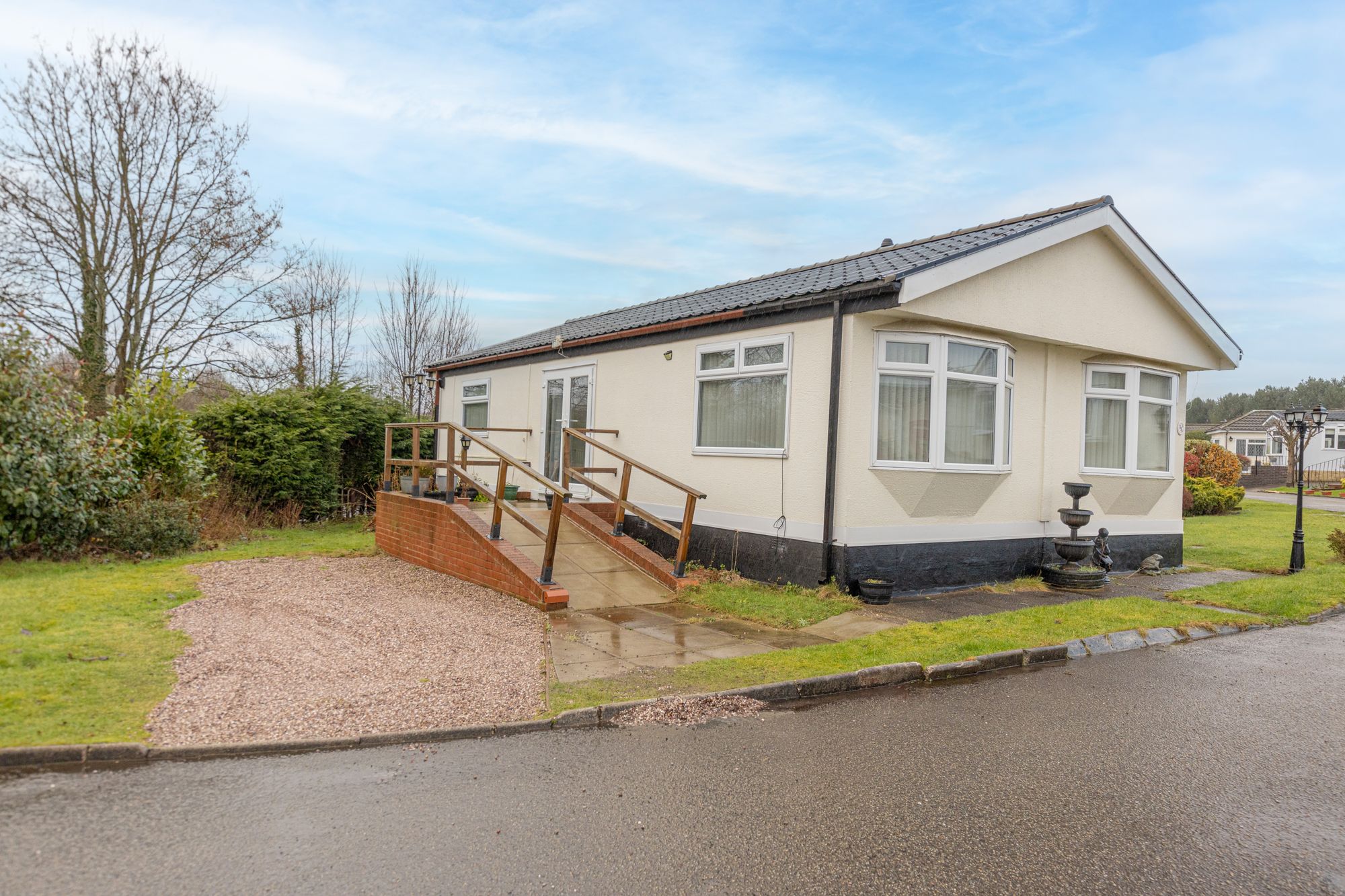 2 bedroom House (unspecified) For Sale