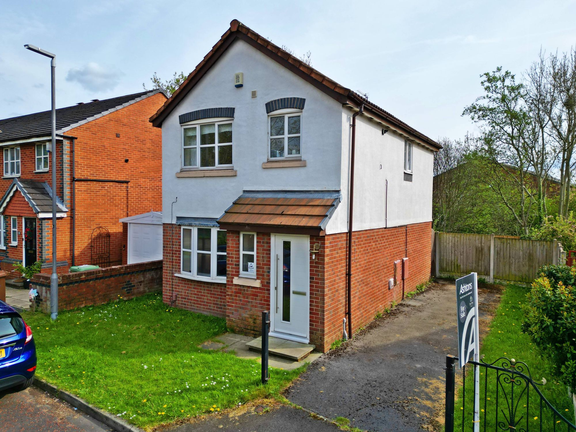 3 bedroom Detached house Under Offer