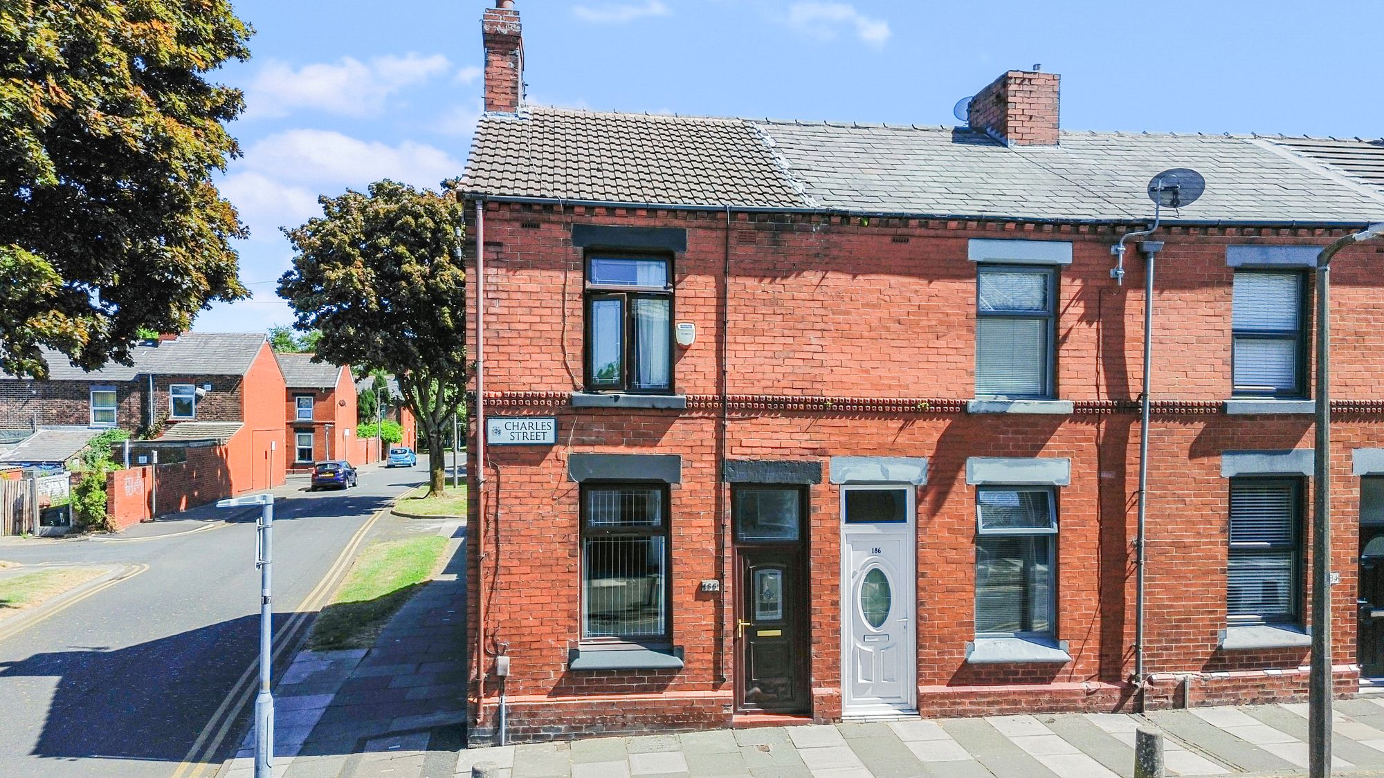 2 bedroom End of terrace house Under Offer