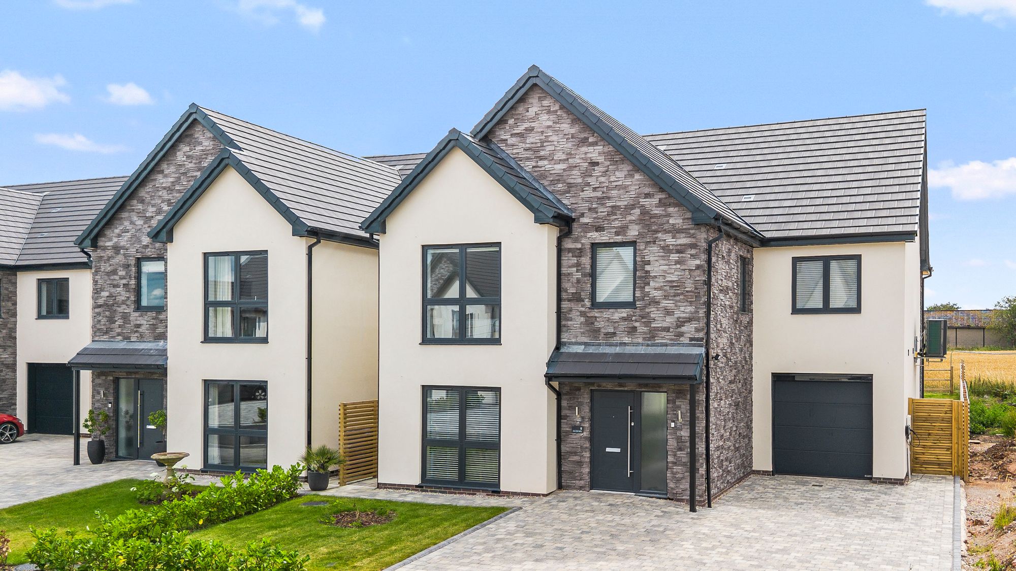 4 bedroom Detached house Under Offer