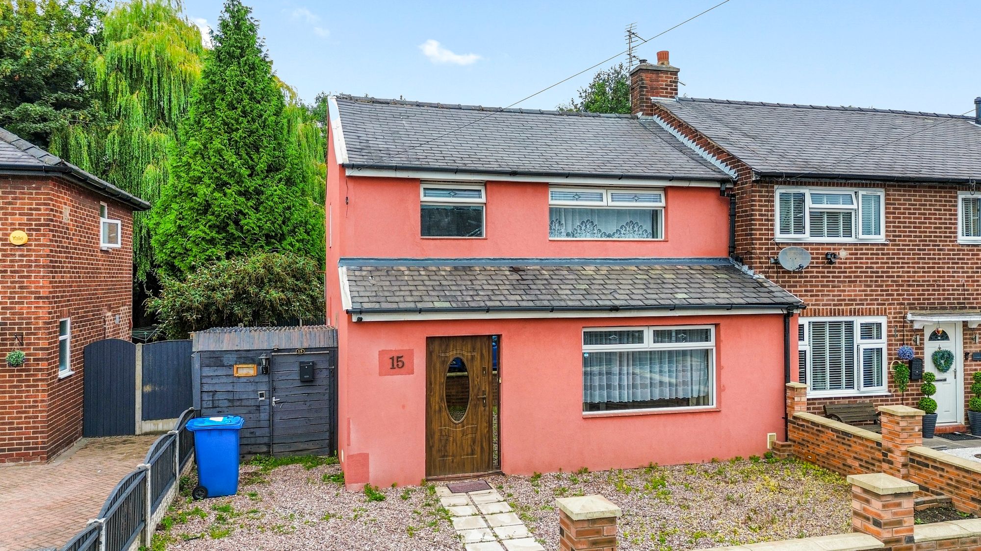 3 bedroom End of terrace house Under Offer