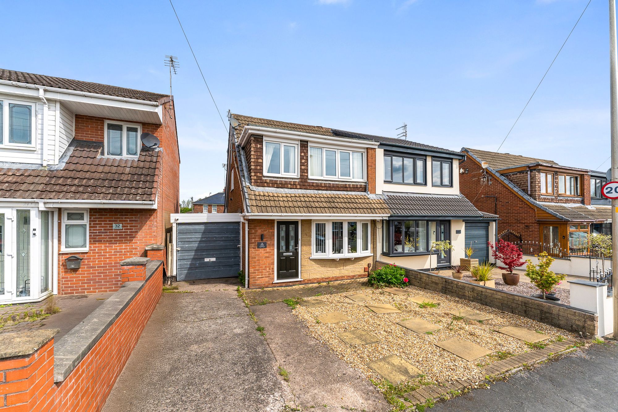 3 bedroom Semi-detached house For Sale