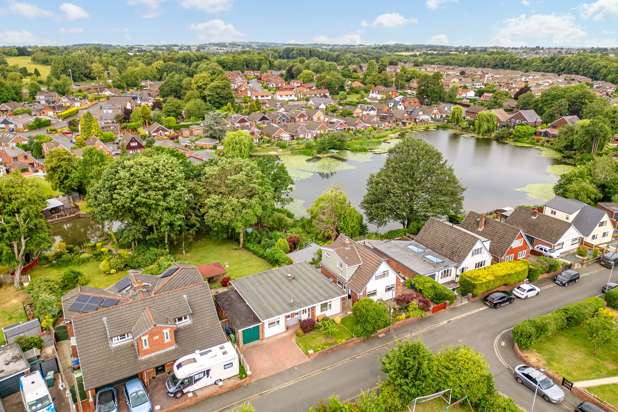 3 bedroom Detached bungalow Under Offer