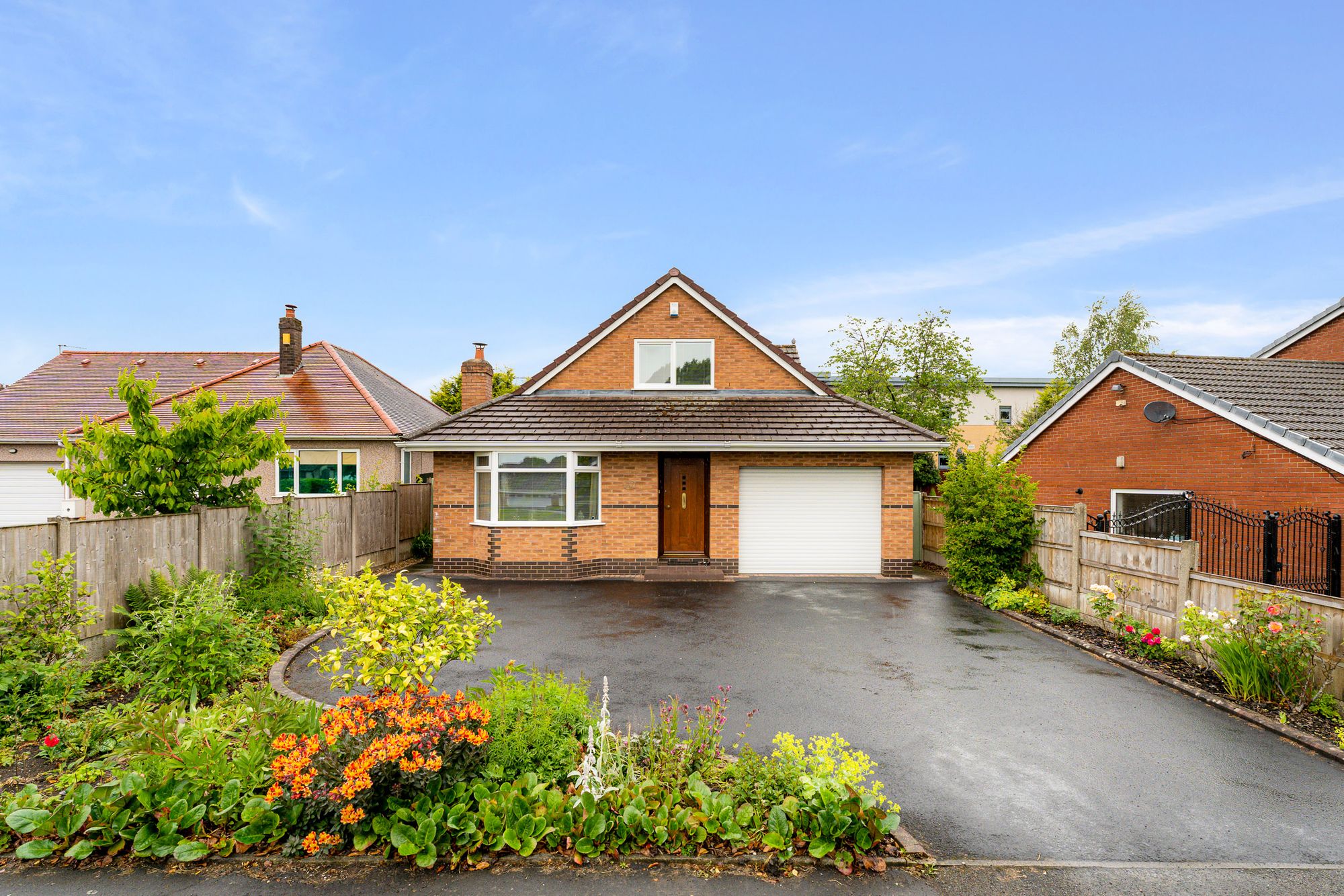 3 bedroom Detached bungalow Under Offer