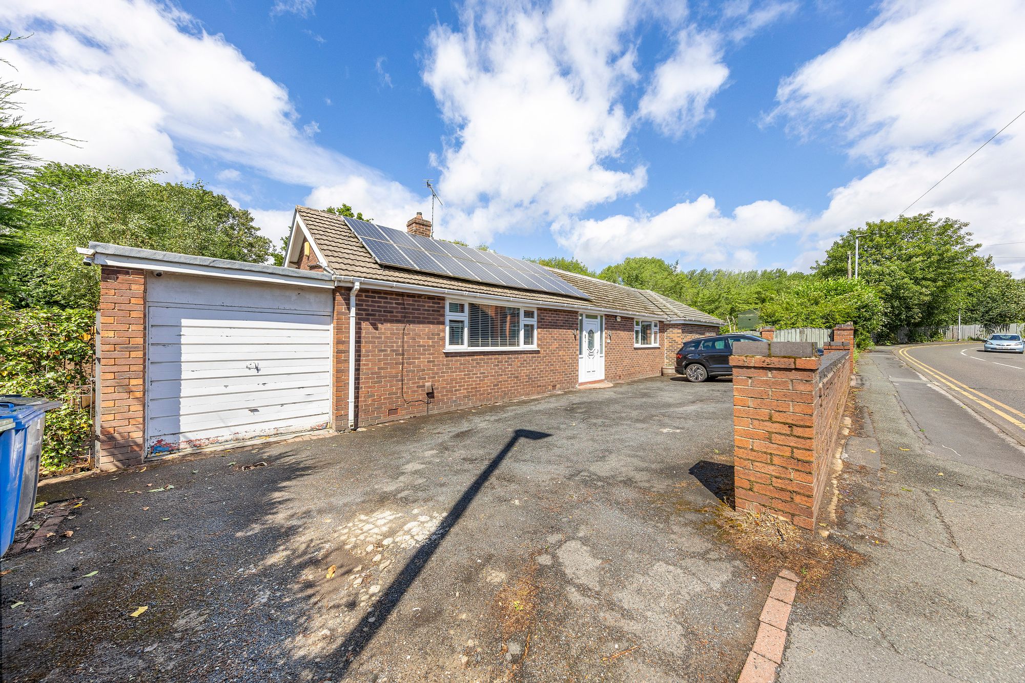 4 bedroom Detached bungalow For Sale