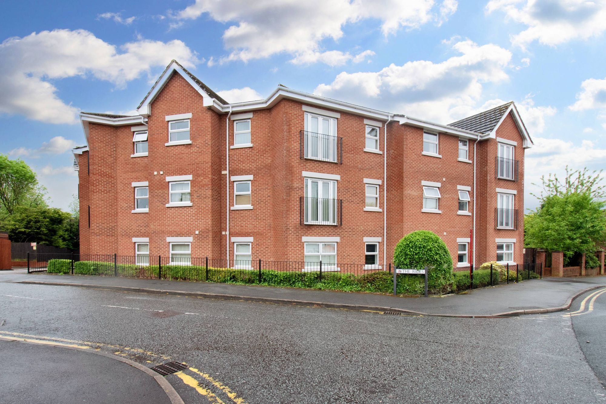2 bedroom Flat share Under Offer