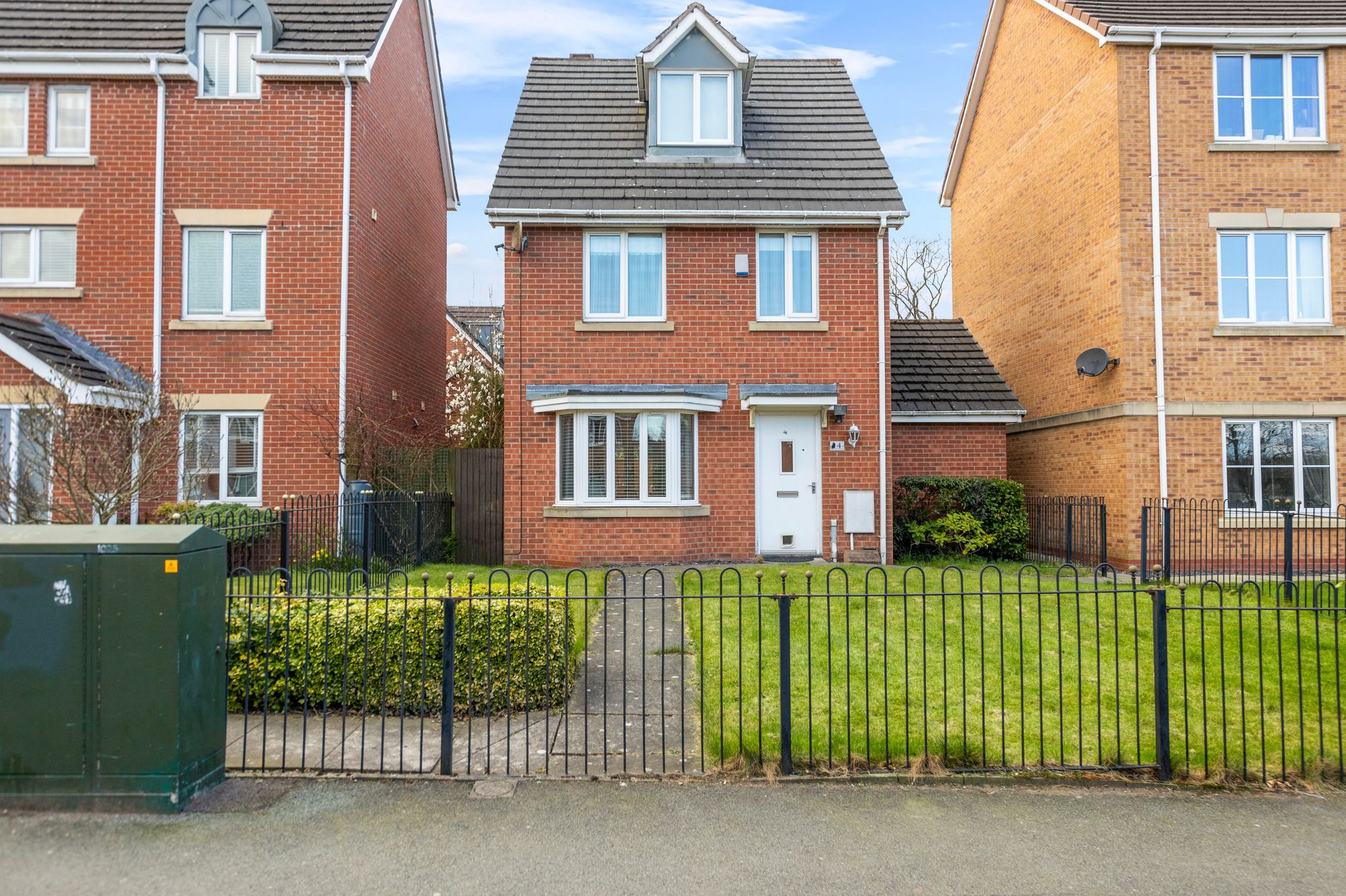 3 bedroom Detached house Under Offer