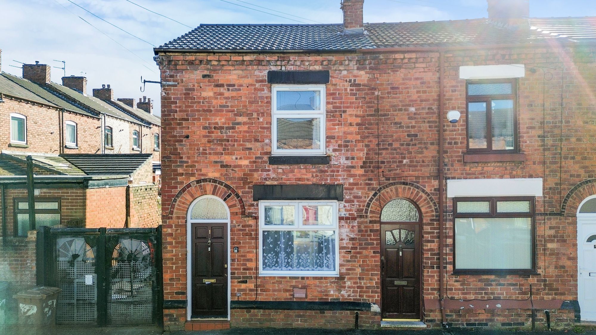 2 bedroom End of terrace house For Sale