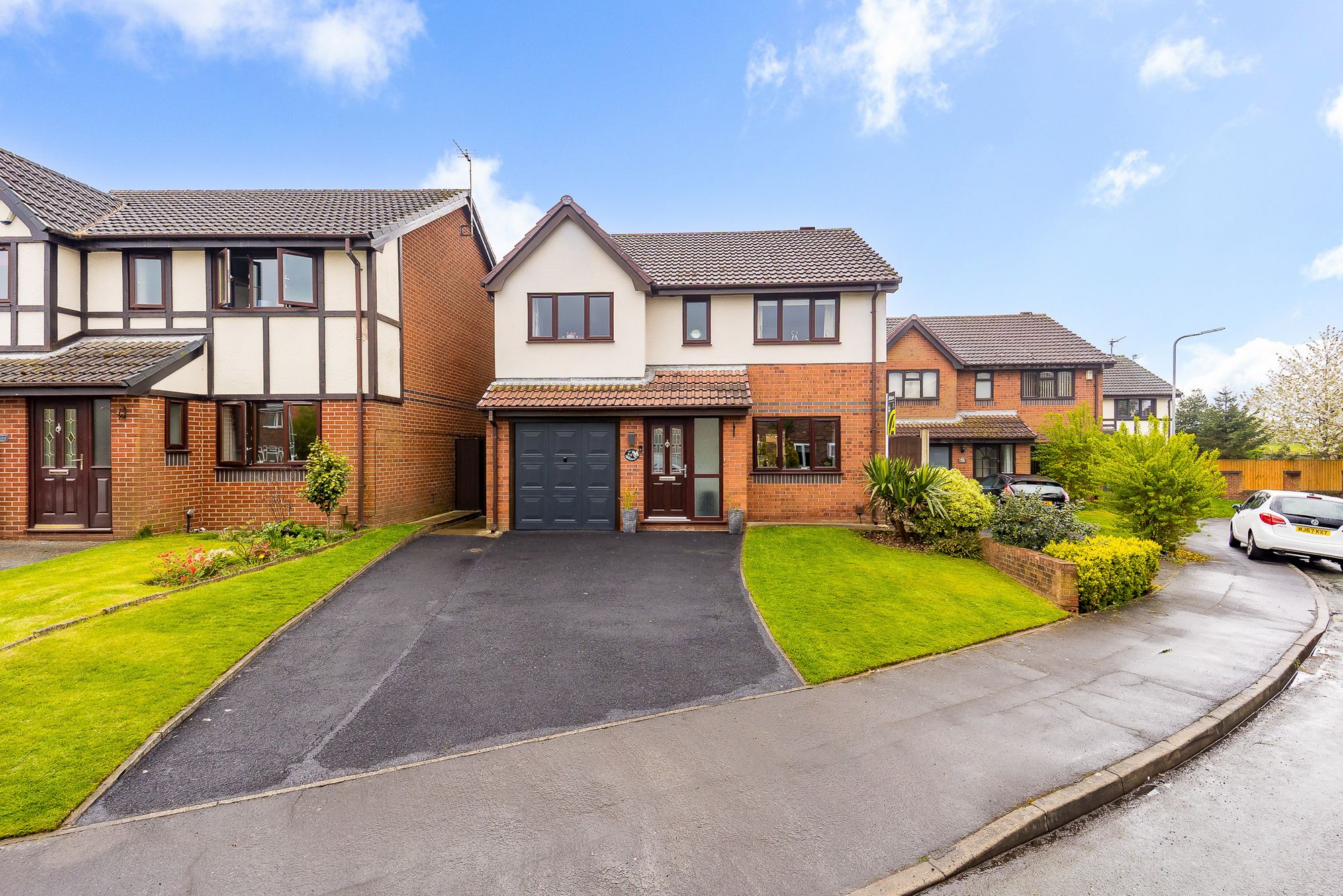 4 bedroom Detached house Under Offer