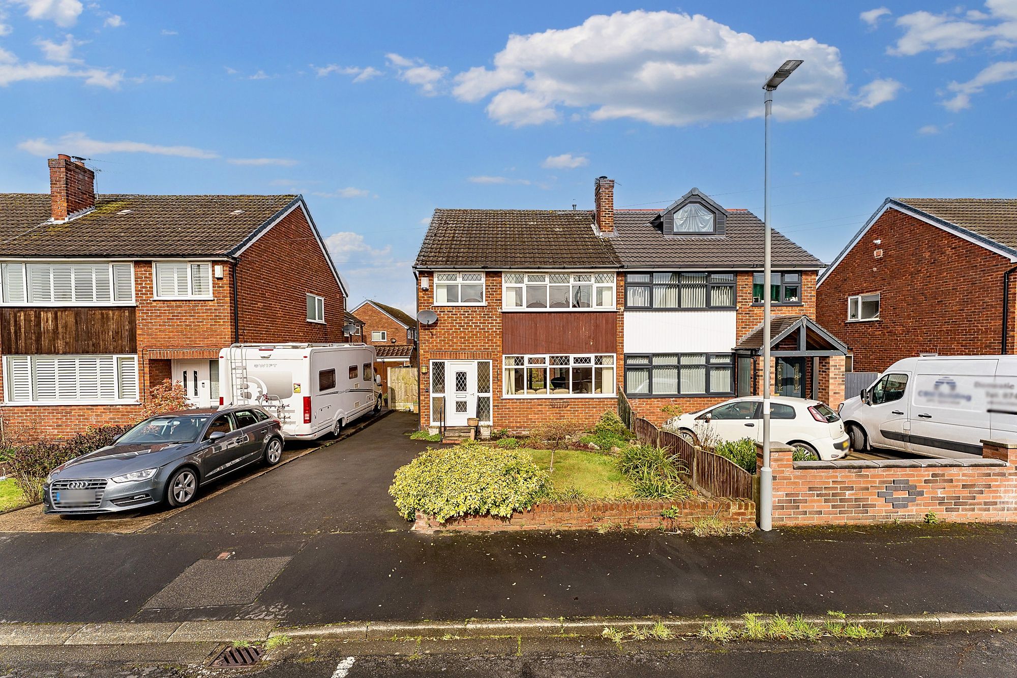 3 bedroom Semi-detached house For Sale