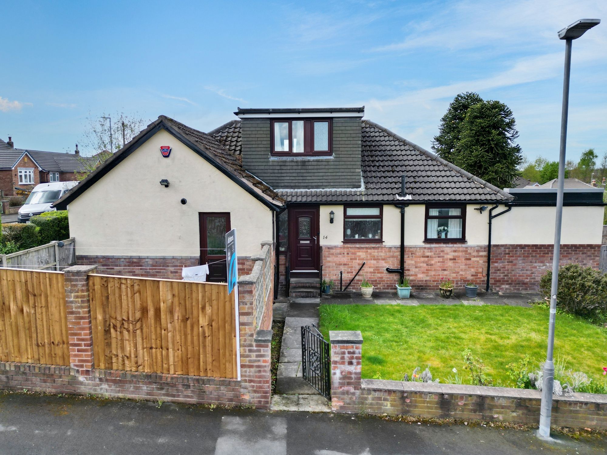 3 bedroom Detached bungalow For Sale