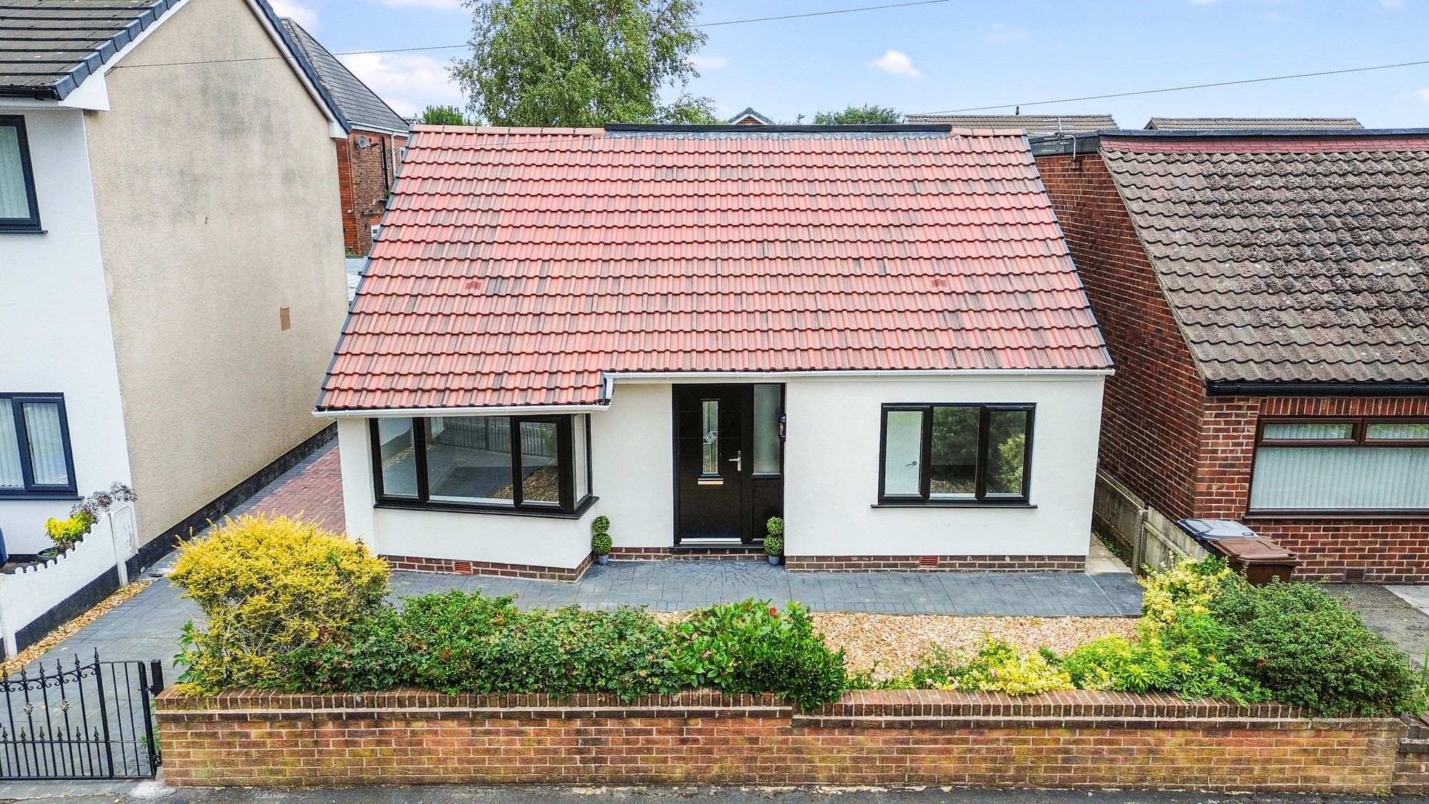 3 bedroom Detached bungalow Under Offer