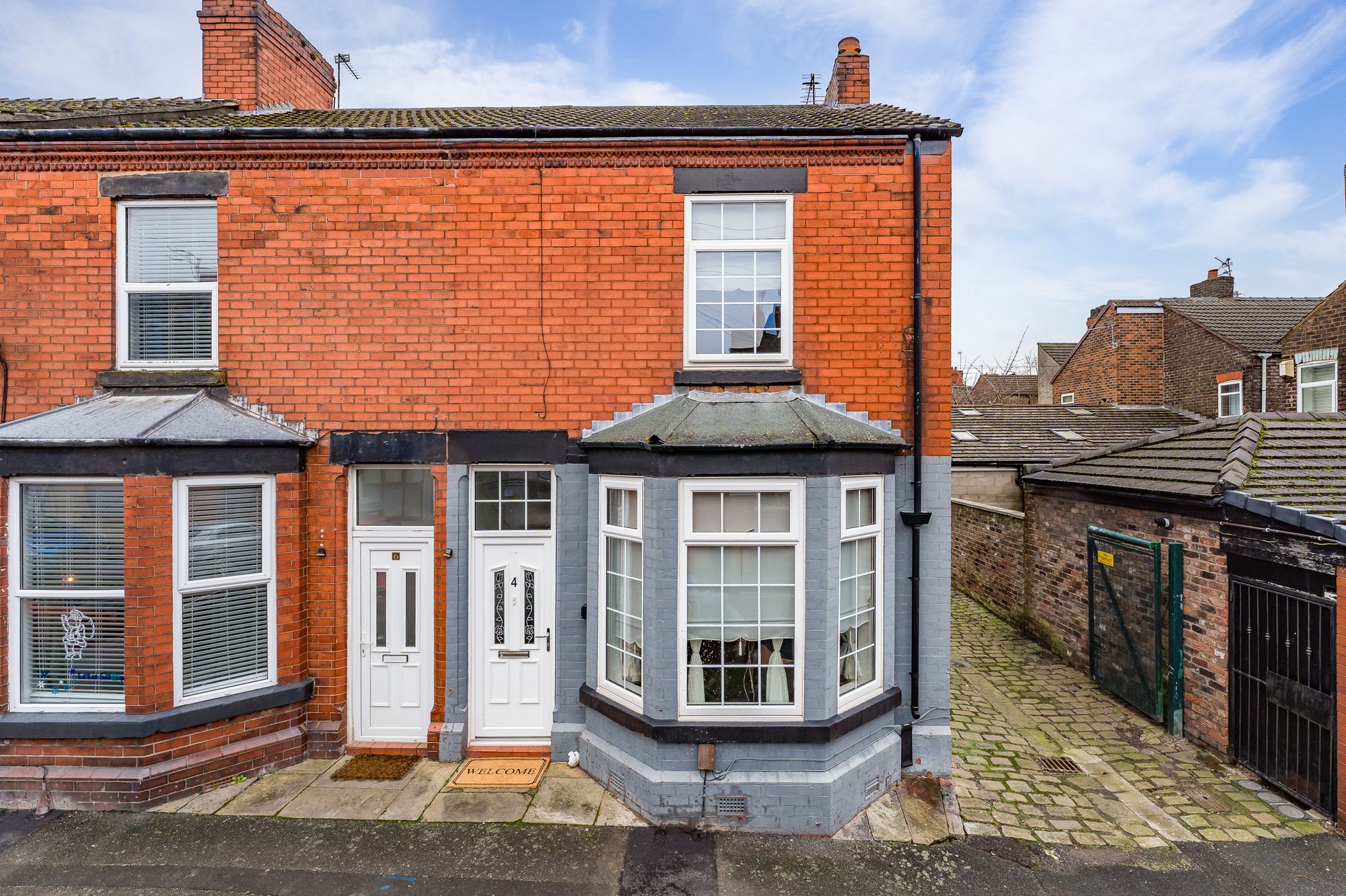 3 bedroom End of terrace house Under Offer