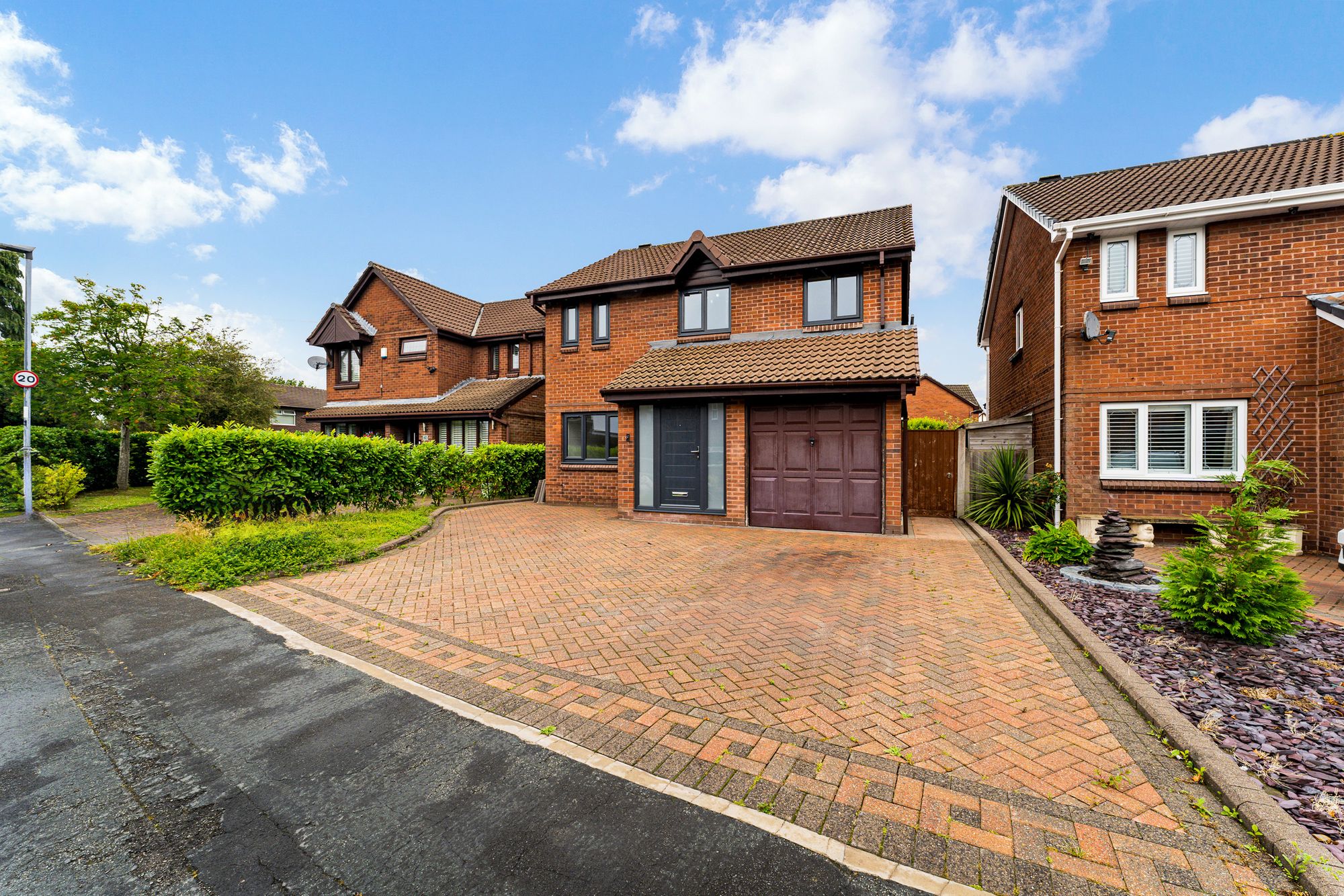4 bedroom Detached house Under Offer