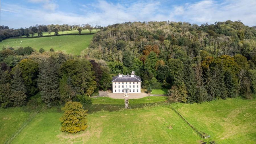 12 bedroom Detached house For Sale