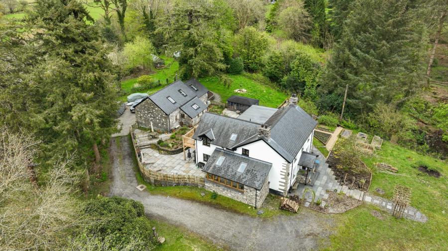 5 bedroom Detached house For Sale