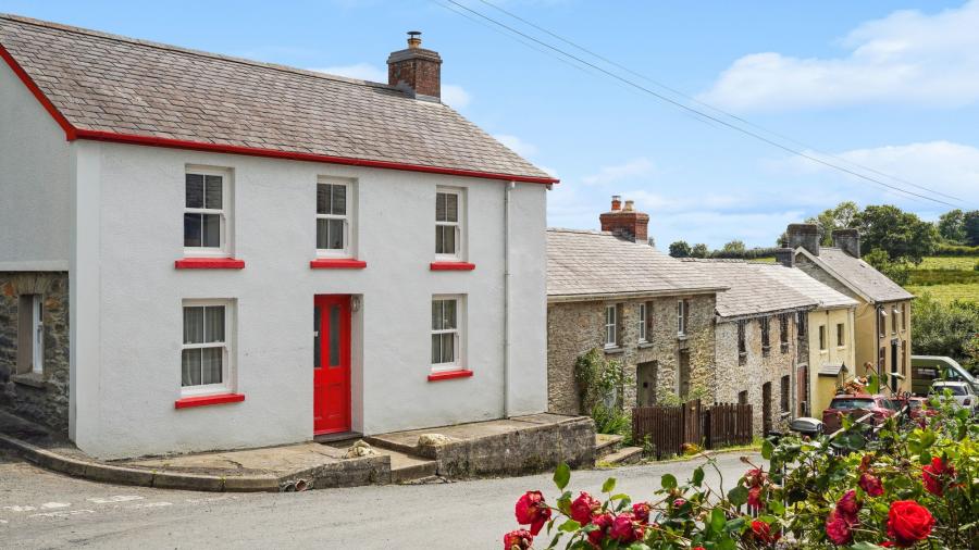 5 bedroom Terraced House For Sale