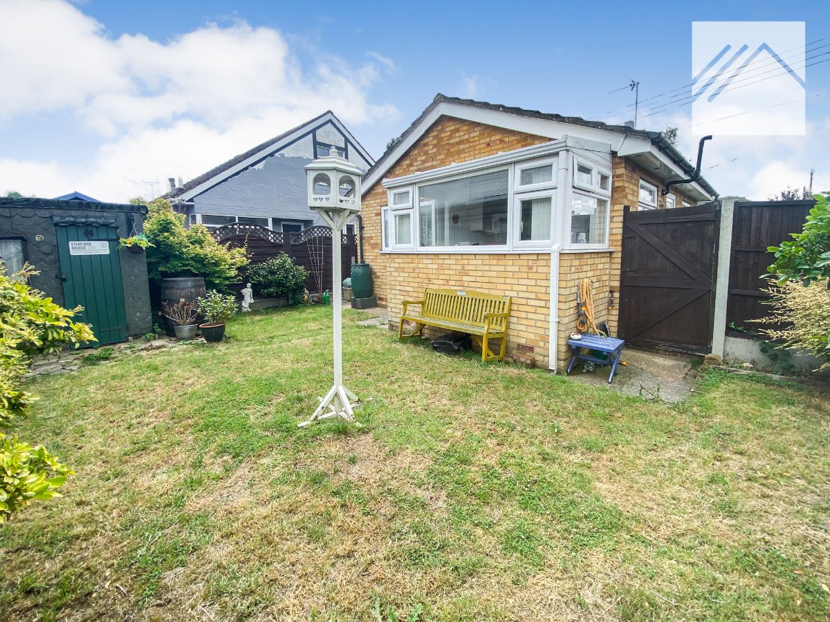 1 bedroom Detached bungalow Under Offer