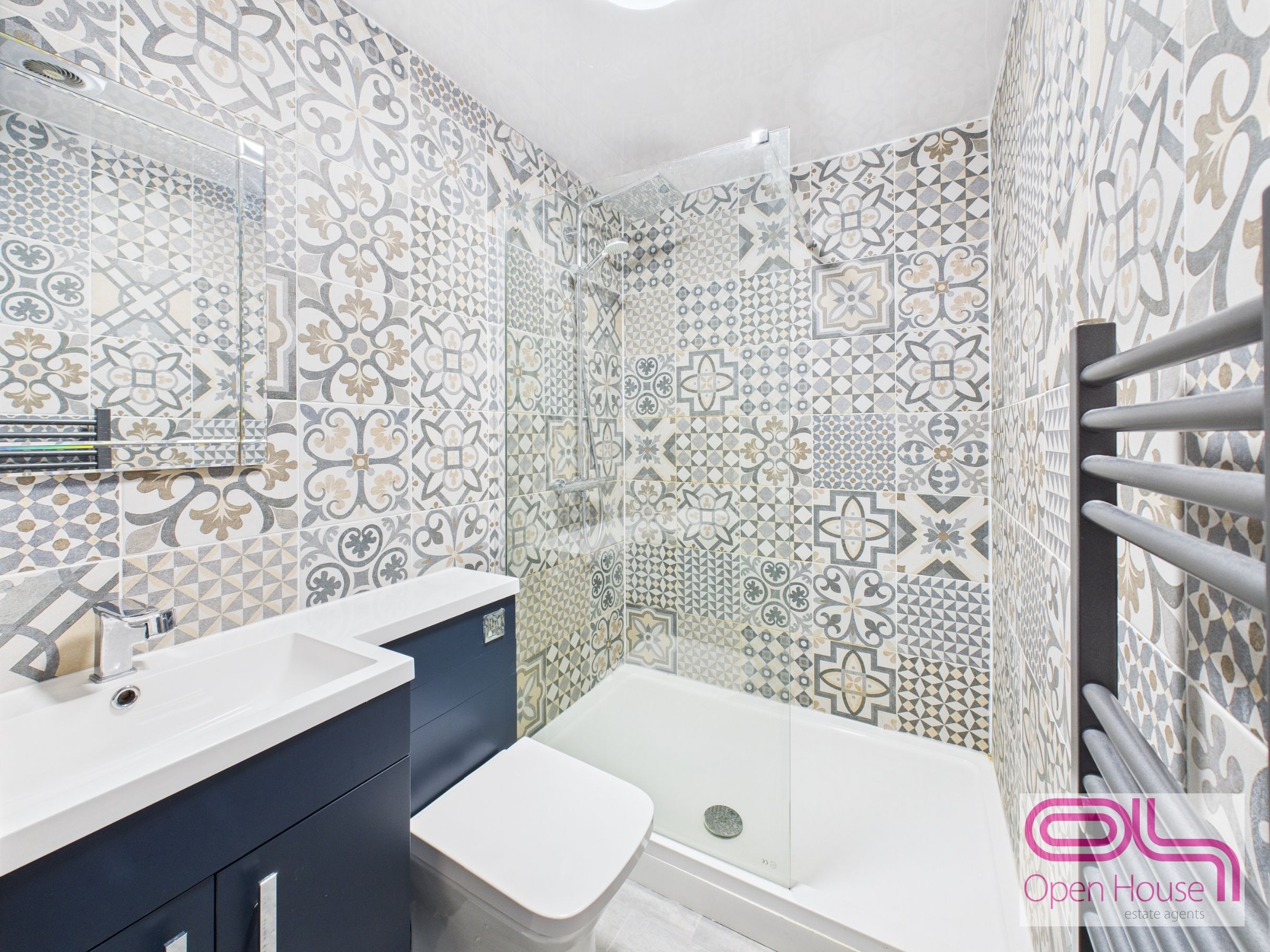2 bedroom Flat To Let