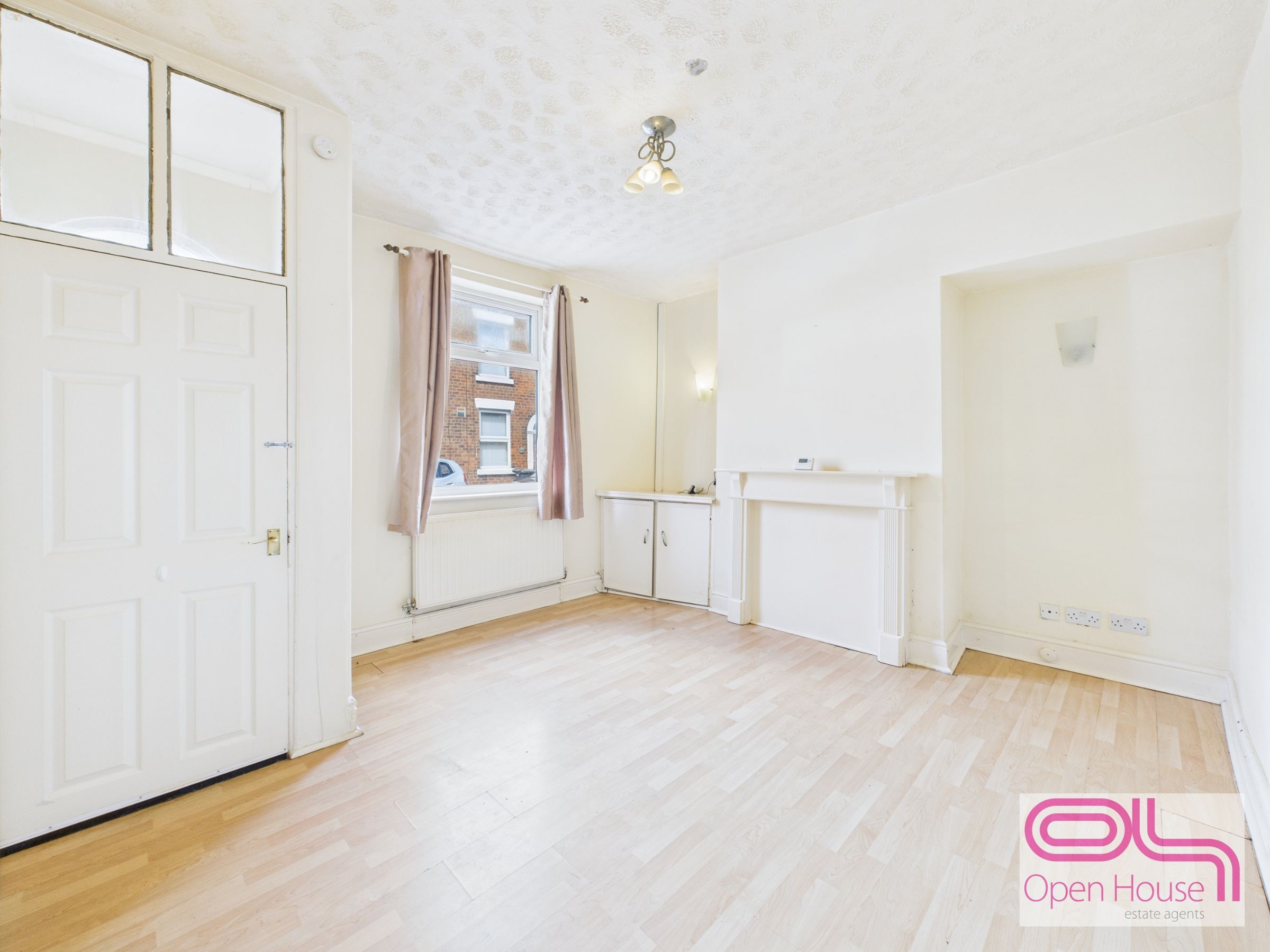 3 bedroom Terraced House To Let
