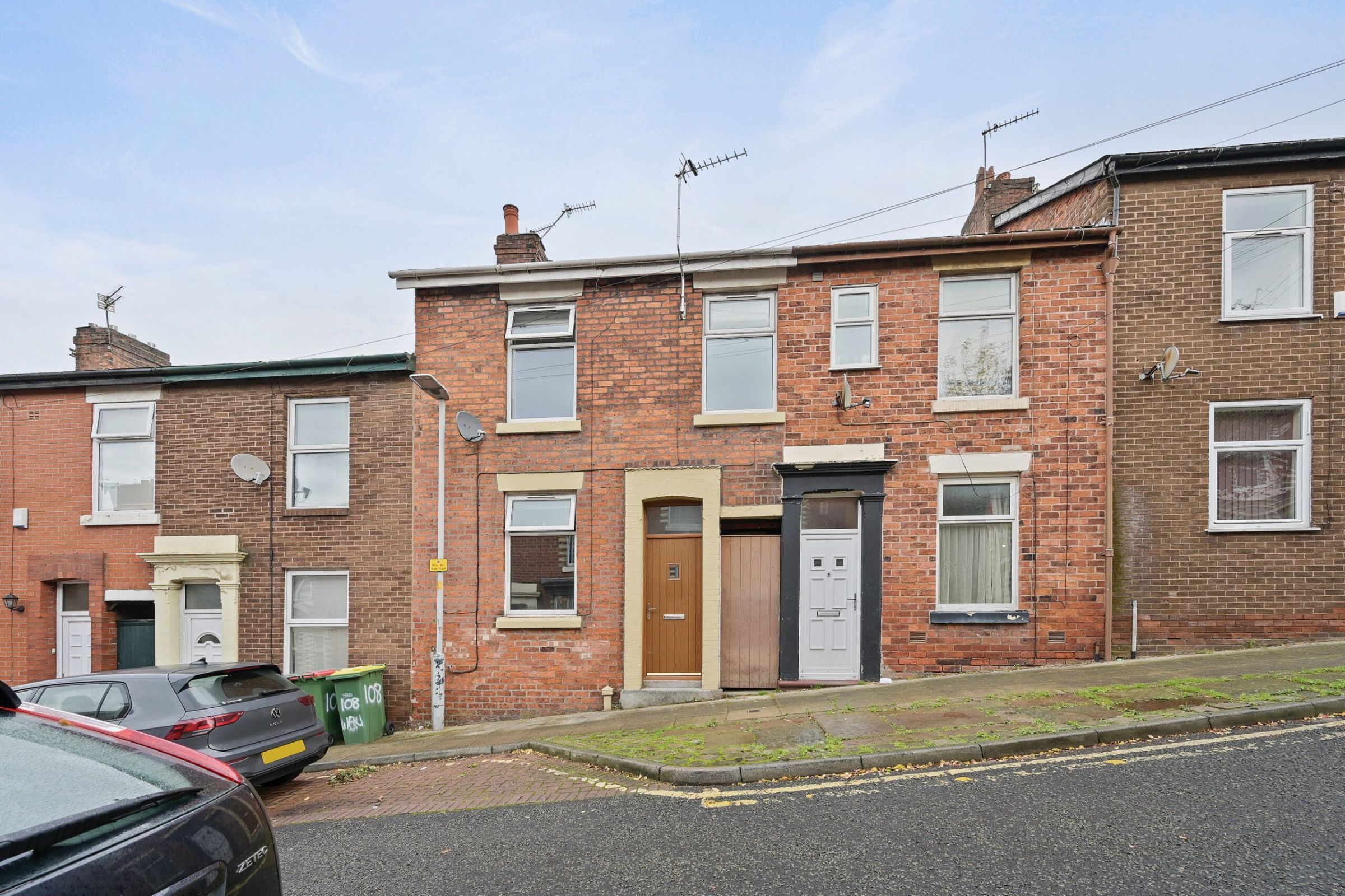 3 bedroom Terraced House To Let