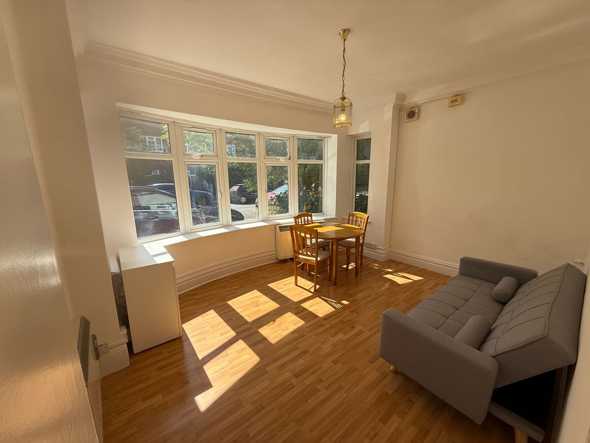 1 bedroom Flat Let