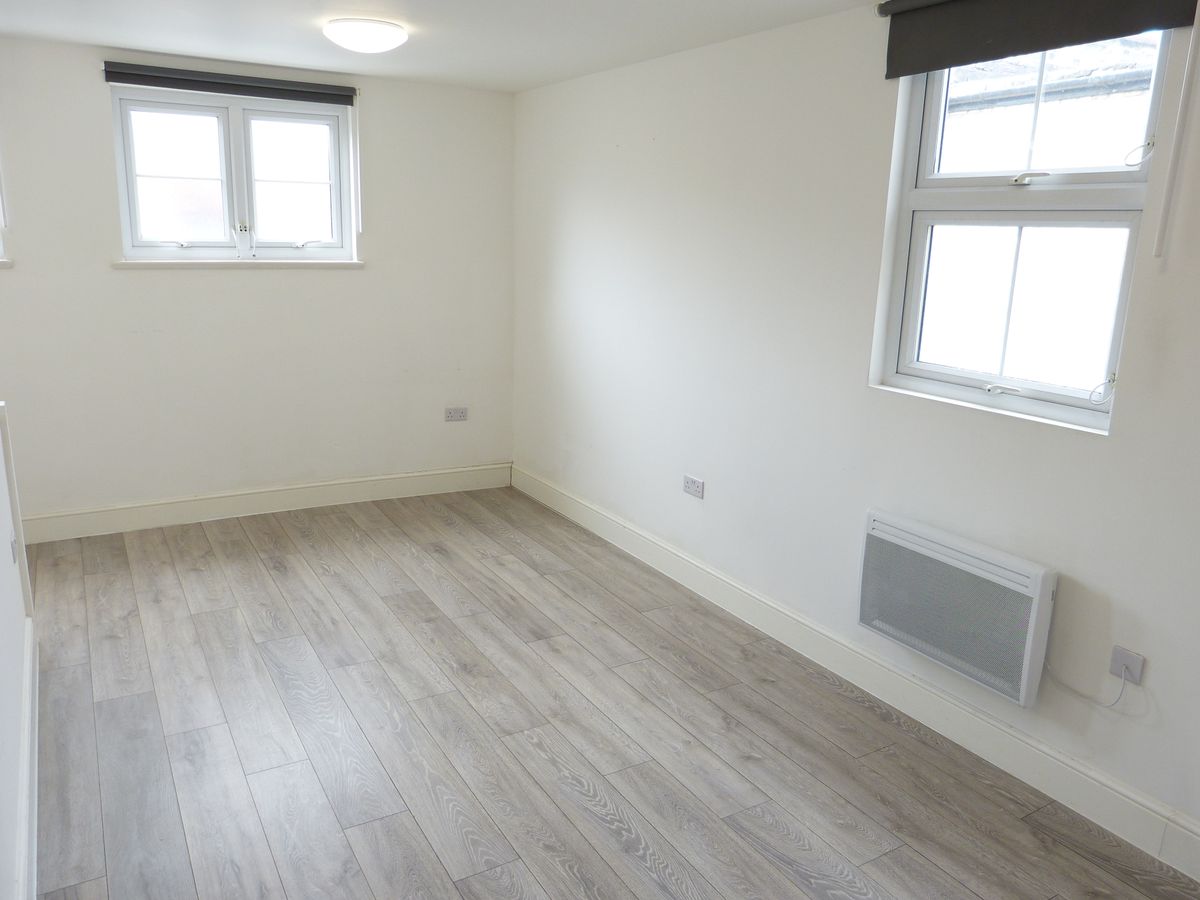 1 bedroom Flat Let