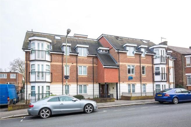 2 bedroom Flat For Sale