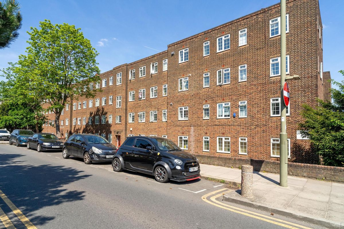 1 bedroom Apartment For Sale