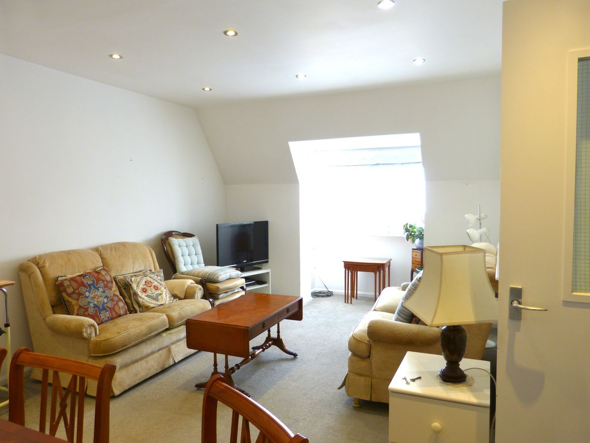 1 bedroom Flat Let