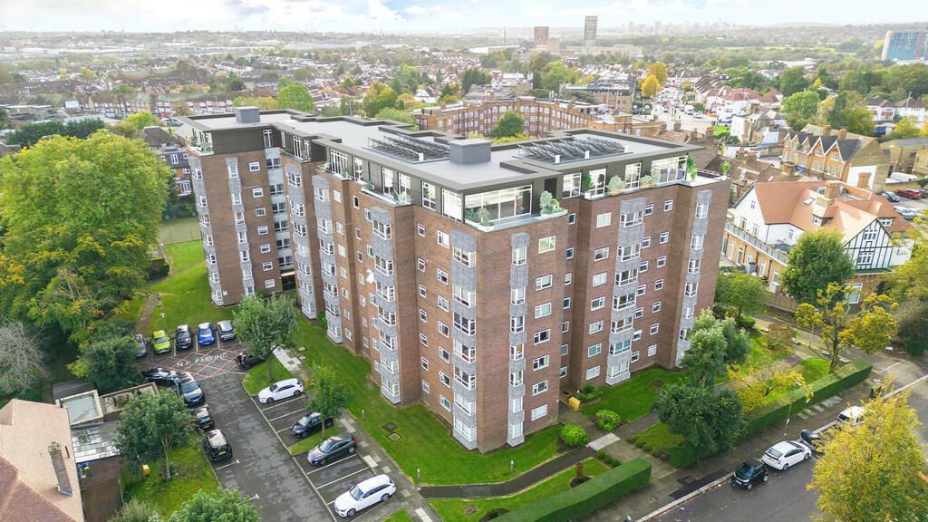 2 bedroom Flat For Sale