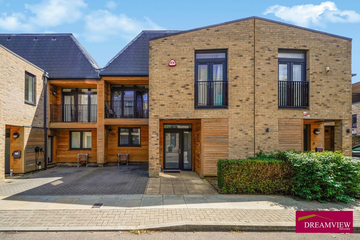 3 bedroom Terraced bungalow For Sale
