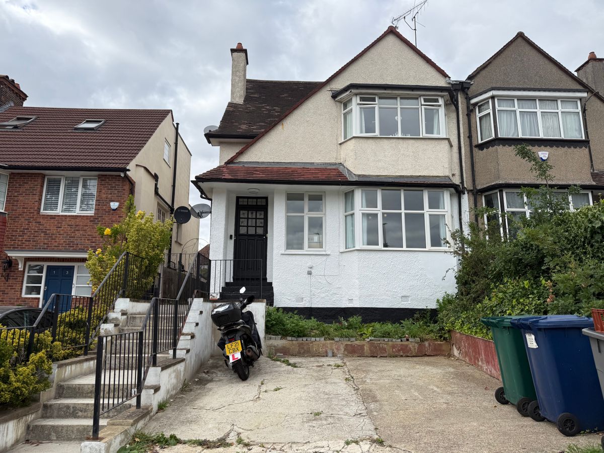 2 bedroom Flat Let